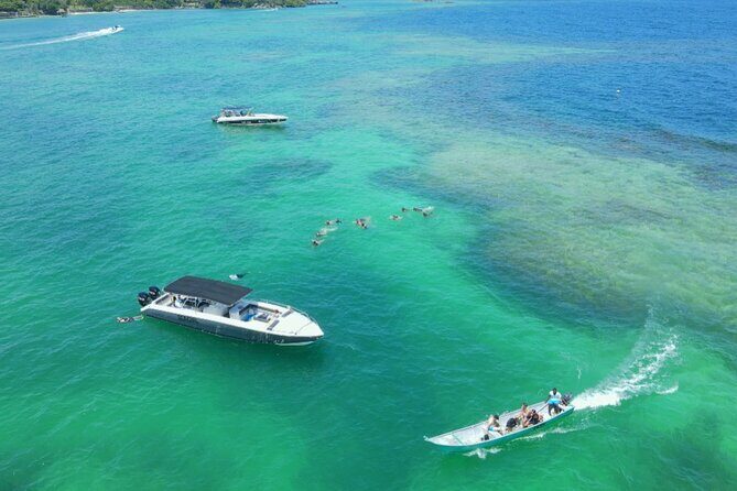 Sport Boat : Rosario Island,lunch on private island - Panoramic view of Cholon and the Playa Blanca Baru sight