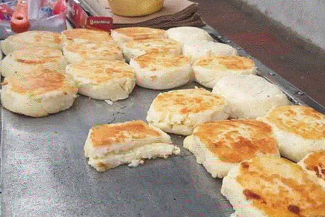 Street Food Tour of Cartagena - Guides are the difference-maker: what to watch for