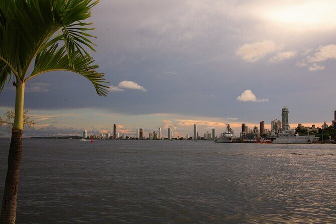 Sunset in Catamaran by Cartagena Bay - Boarding and the included extras you actually care about