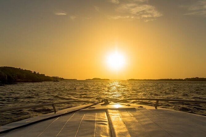 Sunset Navigation through the Bay of Cartagena - Getting There: Muelle de la Bodeguita and a 4:00 pm Start