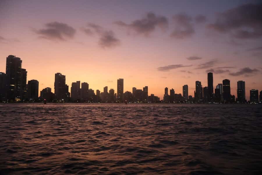 Sunset Party open bar on the bay while sharing with locals - Meeting at the Pegasus Pier: easy to find, quick to board