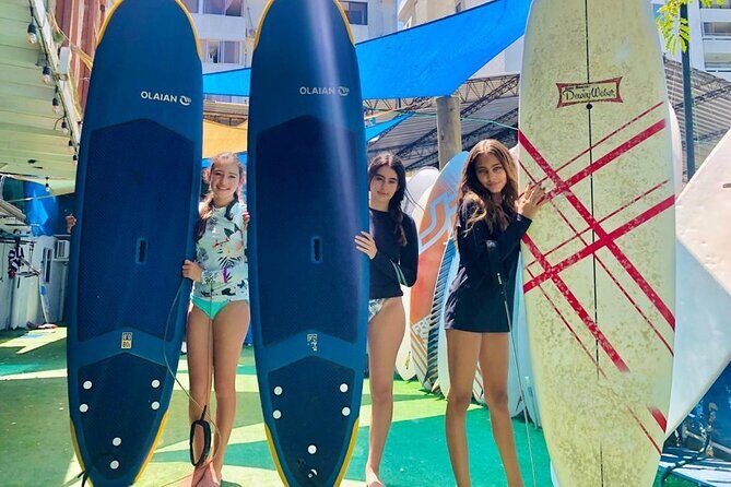SURFING Experience - What happens in the water: from gear up to your first rides
