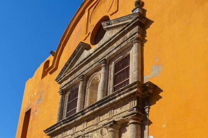 The Soul of Cartagena – A Stroll Through Its Historic Heart - Entering the Walled City: Inquisition, gold museum, and the streets between