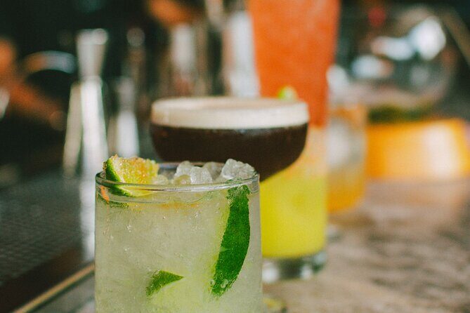 Thursday Night Bar Crawl in Cartagena, Colombia - Timing and Flow: The 8:30 pm Start Works Better Than You Think