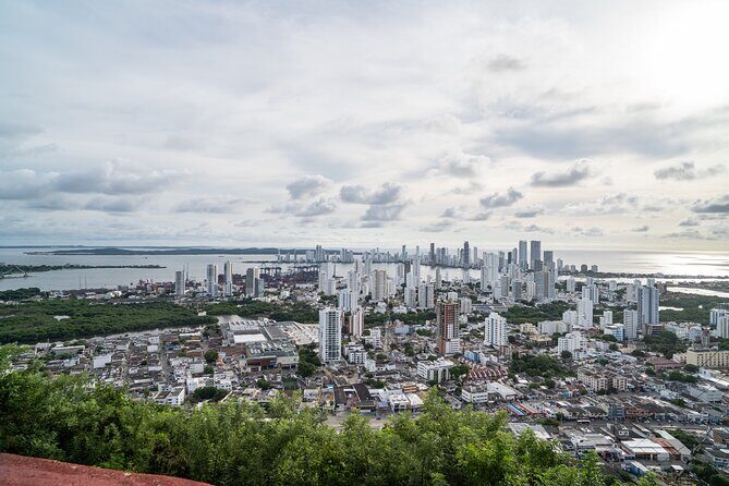 Top Rated Full City Tour of Cartagena - Bocagrande and Manga: the contrast day, from sea-view modernity to Republican houses