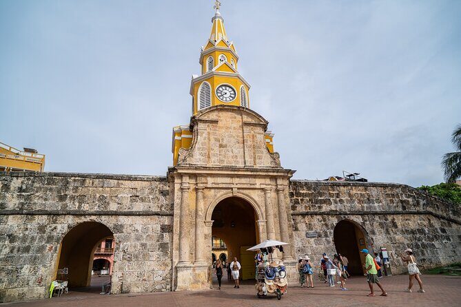 Top Rated Full City Tour of Cartagena - San Felipe de Barajas: famous fortress, outside views, and the ticket choice