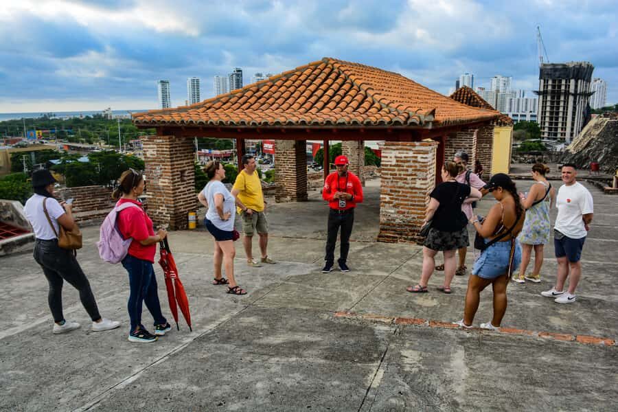 Tour Compartido al Castillo San Felipe de Barajas Cartagena - Hill of San Lázaro viewpoints: why controlling the city mattered