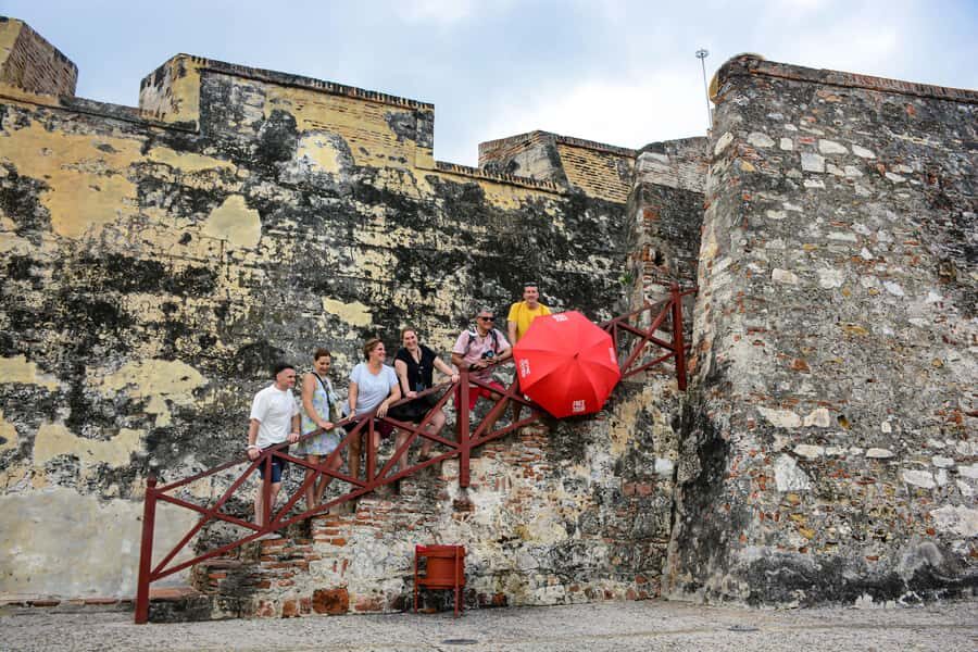 Tour Compartido al Castillo San Felipe de Barajas Cartagena - The Castillo San Felipe de Barajas: tunnels, strategy, and sound as a weapon