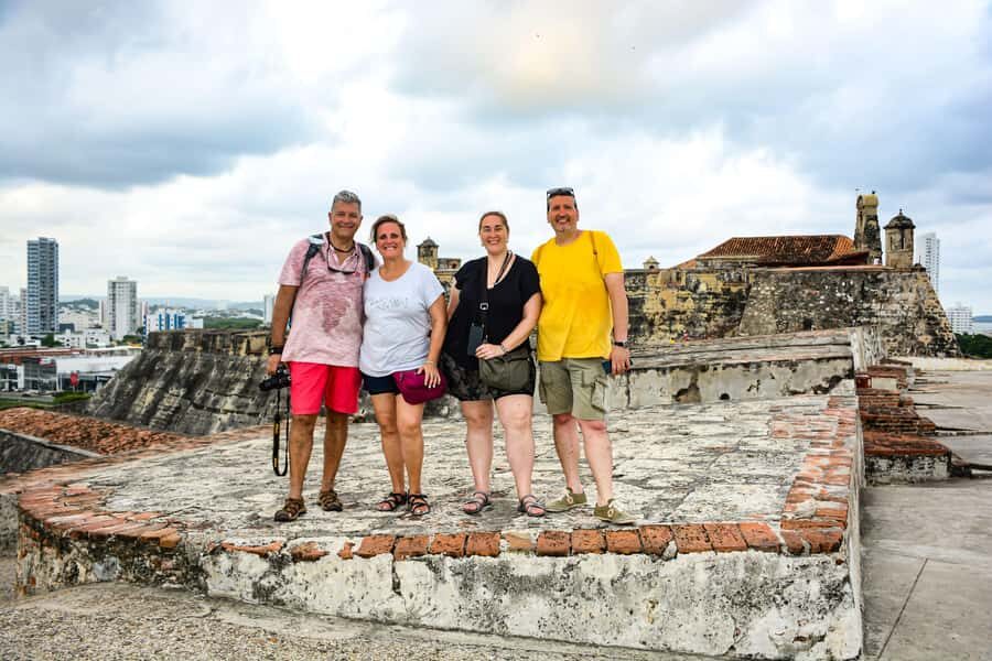 Tour Compartido al Castillo San Felipe de Barajas Cartagena - Pace, comfort, and practical tips for a 150-minute shared walk