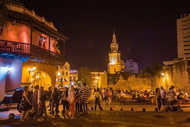 Tour in Chiva Rumbera with Party and Fun Music in Cartagena - Letras De Cartagena: Sea Views and a Color Splash for Your Photos