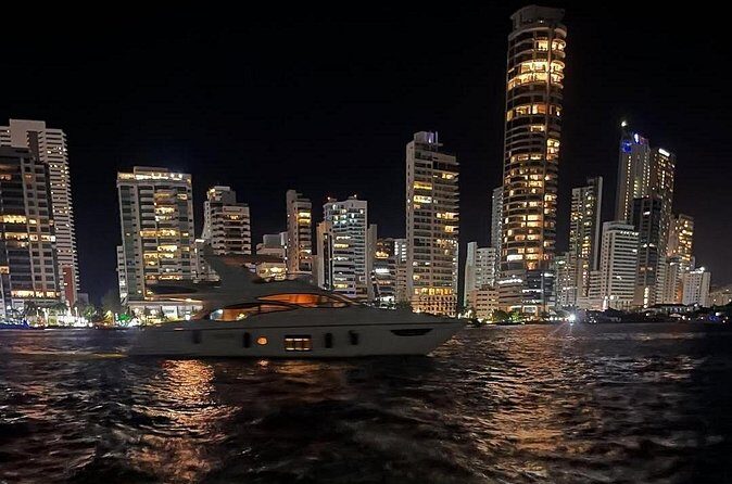 Tour of Bahia in Cartagena with Sunset, Music and Open Bar - The Walled-City Views From the Water: What You’ll See