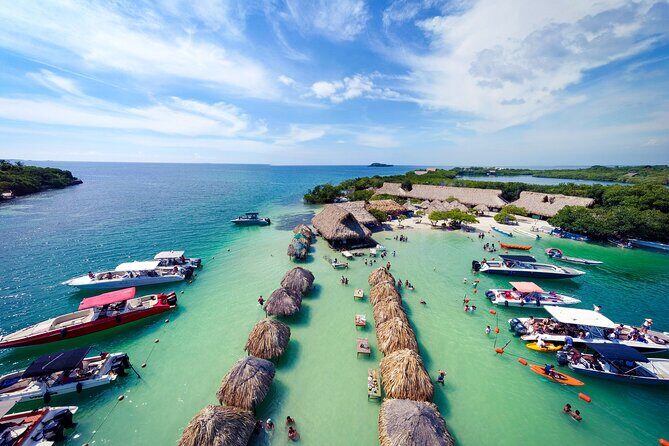 Tour of the Rosario Islands, Cartagena - Playa Blanca and Mambo Beach: Lunch Setup and Swim Time