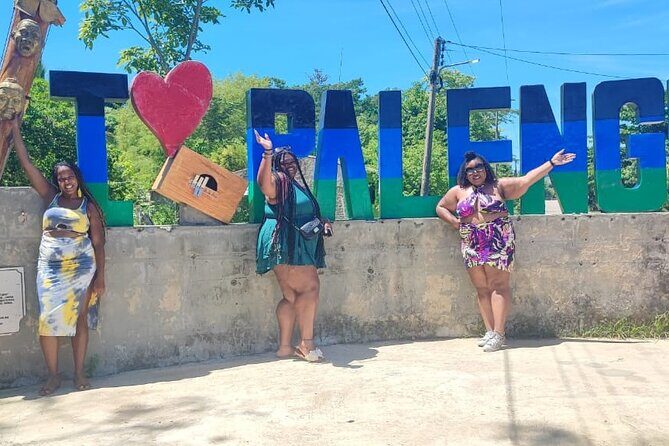 Tour to San Basilio Palenque with Bilingual Native Guide - Getting there at 9:00 am: meeting point, ride comfort, and weather