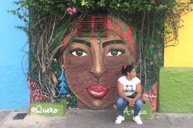 Walking Tour Cartagena Old City with Gold Museum and Plaza de Bolivar - Old Town Cartagena in 3 hours: a route built for orientation