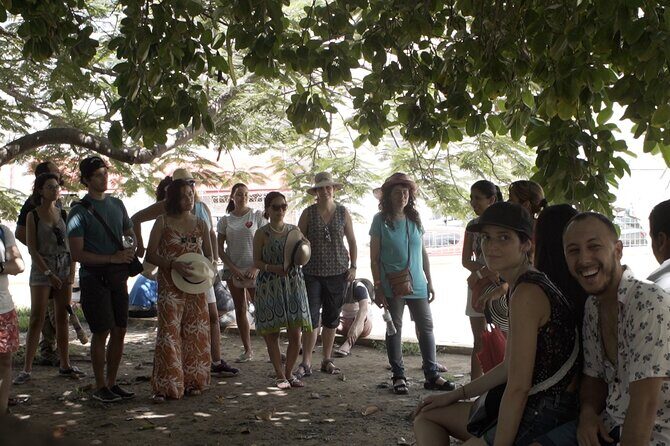 Walled Cartagena: Group Tour with Live Audio System - Plaza de los Coches and Plaza de la Aduana: Atmosphere and Administration