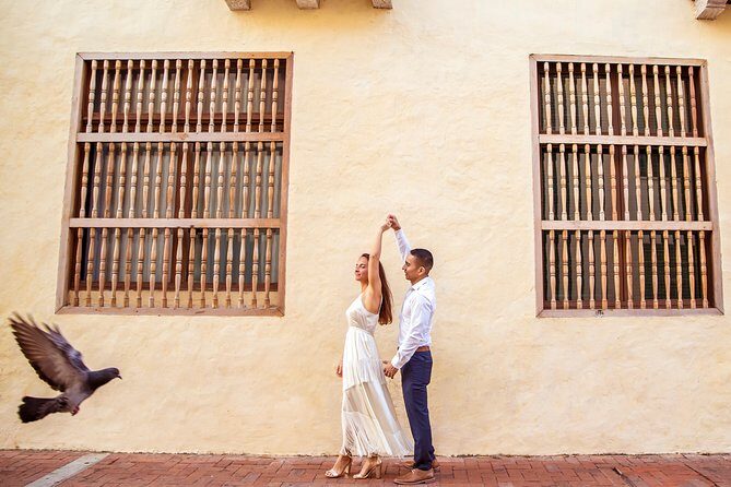 Your Local Photographer in Cartagena - A private 60-minute photo session built around Cartagena’s Old City